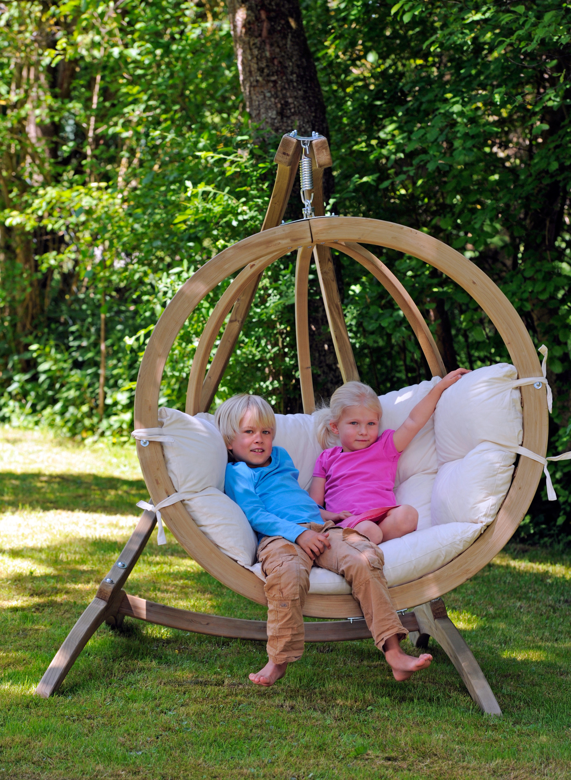 Globo Chair natura und Globo Stand